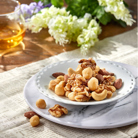 【盛香珍】 KING頂級堅果禮盒600g(年節限定)