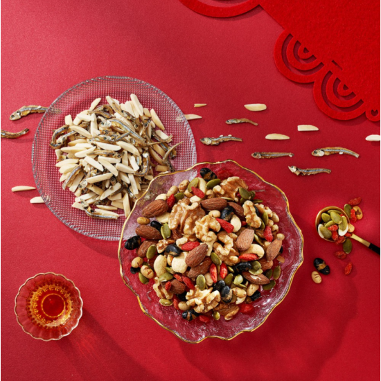 【盛香珍】花開富貴禮盒杏仁小魚+每日養身堅果500g(年節限定)